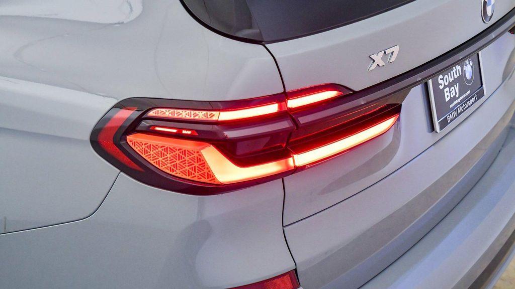 new 2026 BMW X7 car, priced at $123,600