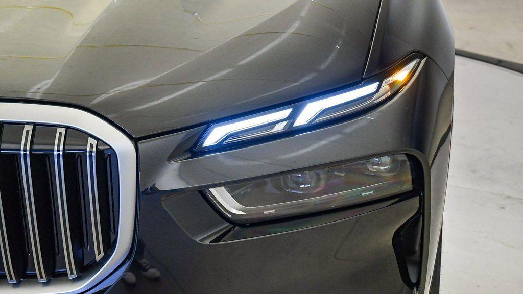 new 2026 BMW X7 car, priced at $92,675
