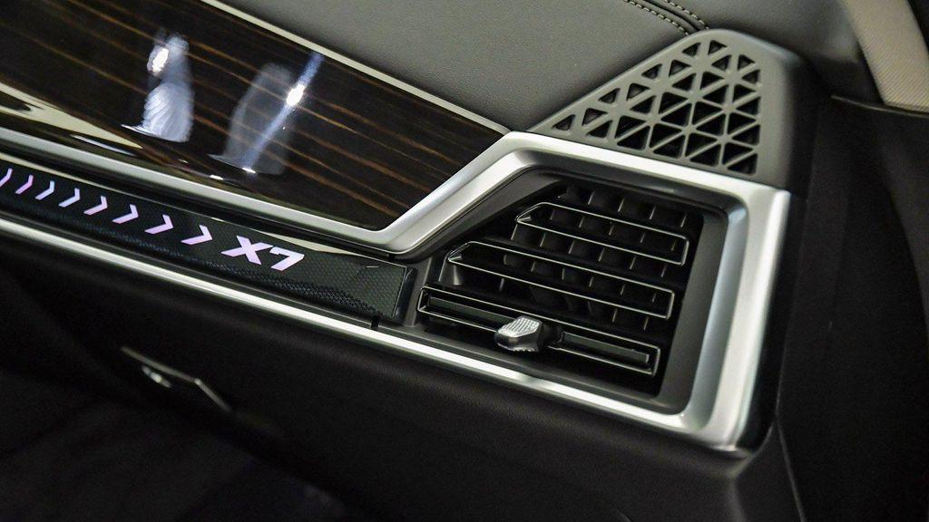 new 2026 BMW X7 car, priced at $92,675