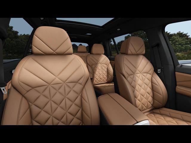 new 2025 BMW X7 car, priced at $89,050