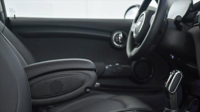 used 2022 MINI Hardtop car, priced at $22,159