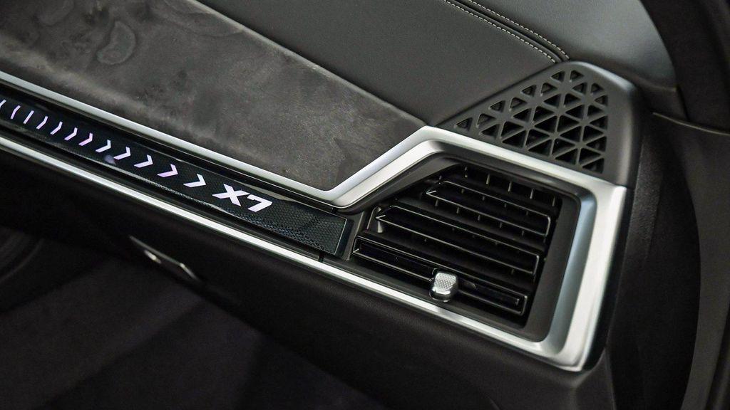 new 2026 BMW X7 car, priced at $96,425