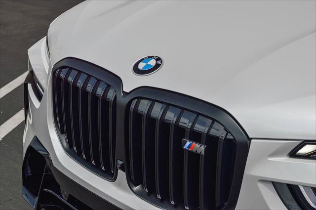 new 2025 BMW X7 car, priced at $116,205