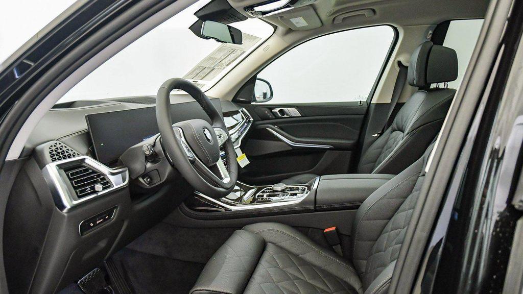 new 2026 BMW X7 car, priced at $91,115