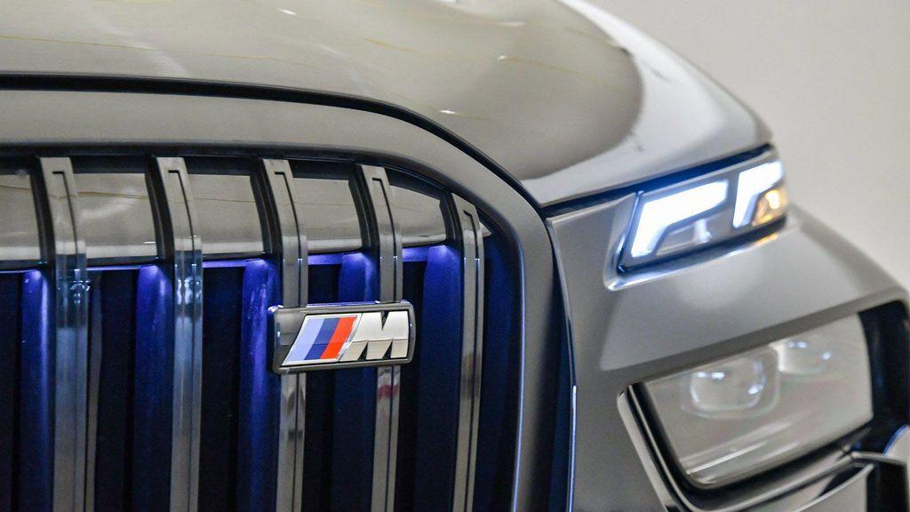 new 2026 BMW X7 car, priced at $116,775