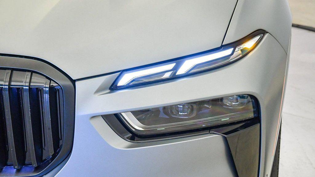 new 2026 BMW X7 car, priced at $102,525