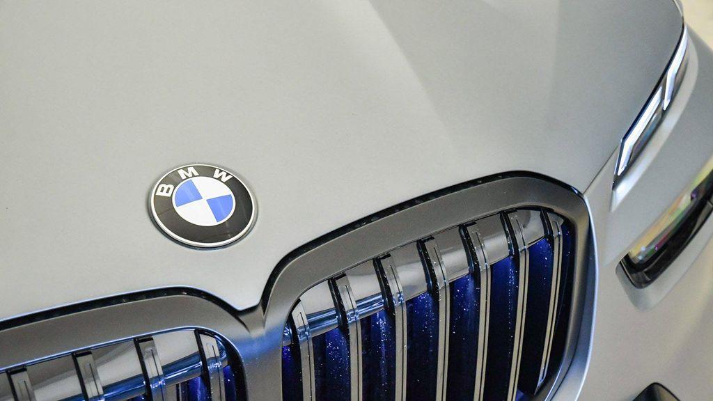new 2026 BMW X7 car, priced at $102,525