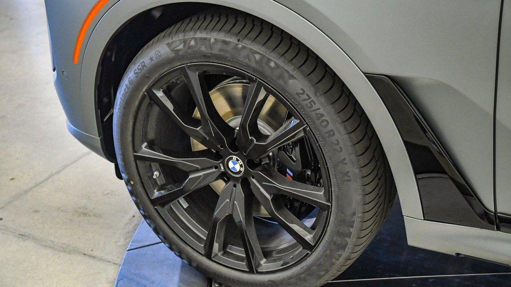 new 2026 BMW X7 car, priced at $102,525