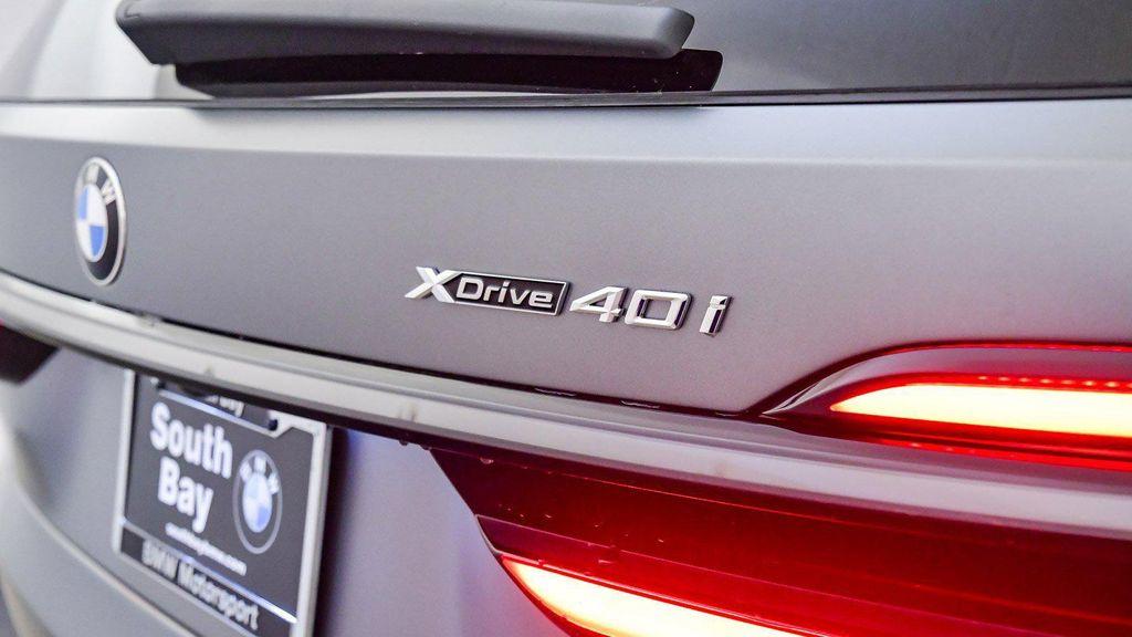 new 2026 BMW X7 car, priced at $102,525
