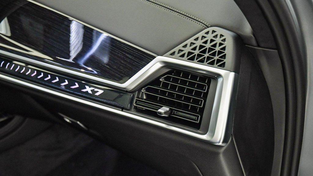 new 2026 BMW X7 car, priced at $102,525