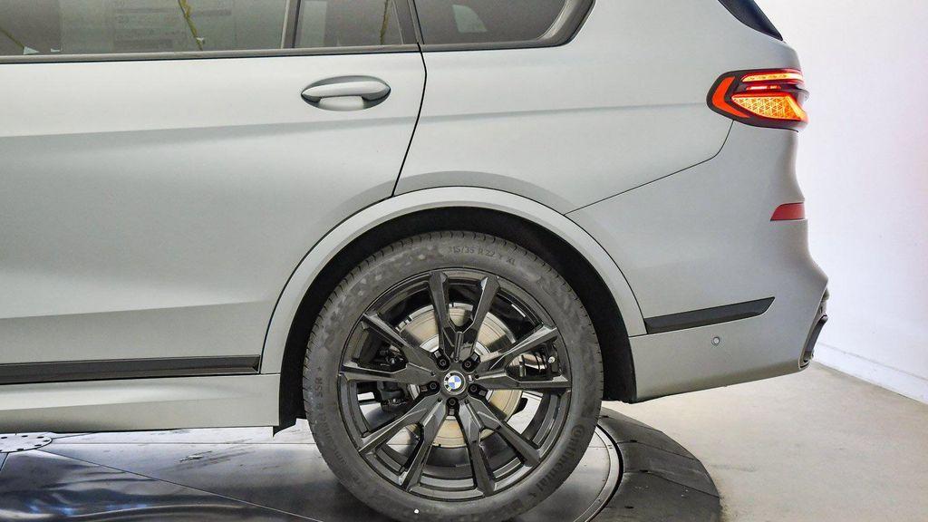 new 2026 BMW X7 car, priced at $102,525