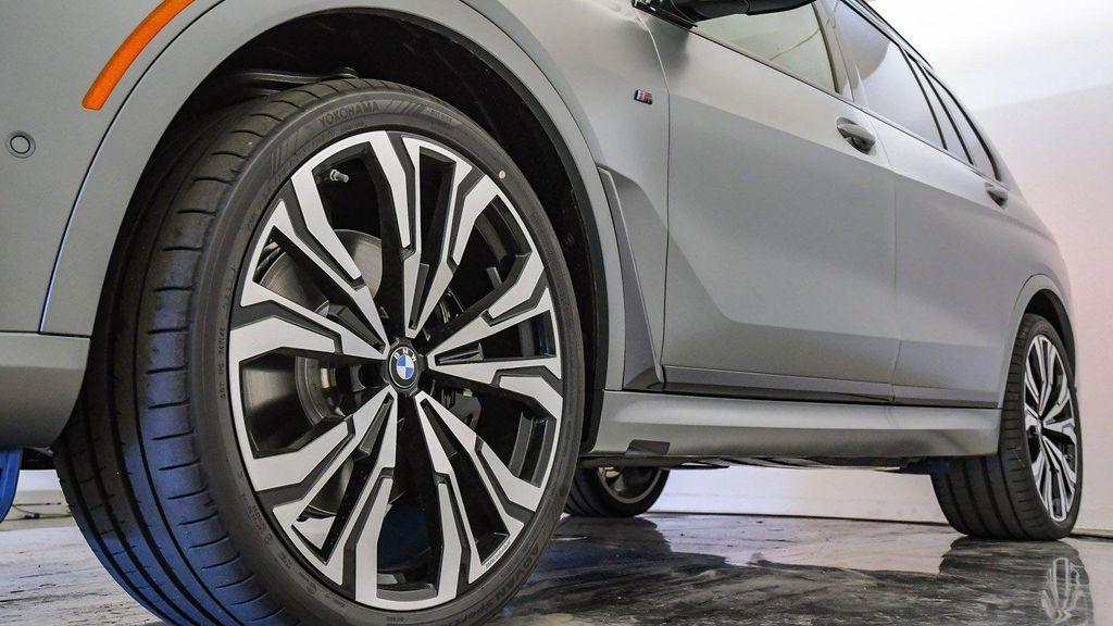 new 2026 BMW X7 car, priced at $127,725