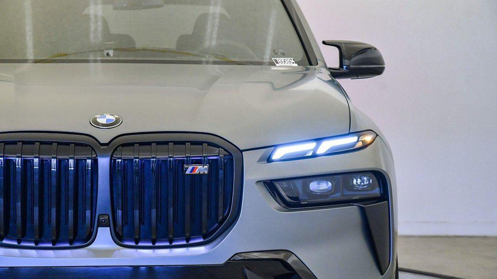 new 2026 BMW X7 car, priced at $127,725