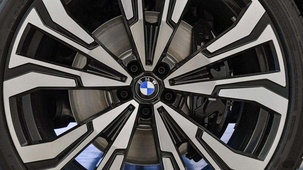 new 2026 BMW X7 car, priced at $127,725