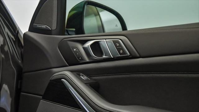 new 2025 BMW X7 car, priced at $93,880