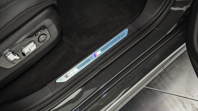 new 2025 BMW X7 car, priced at $93,880
