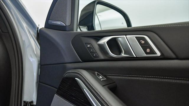new 2026 BMW X7 car, priced at $94,225