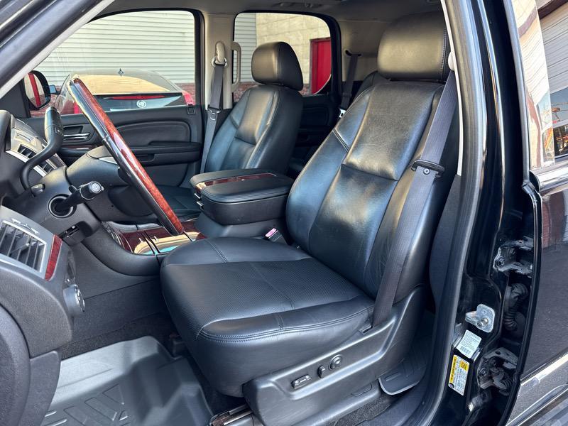 used 2007 Cadillac Escalade car, priced at $9,495