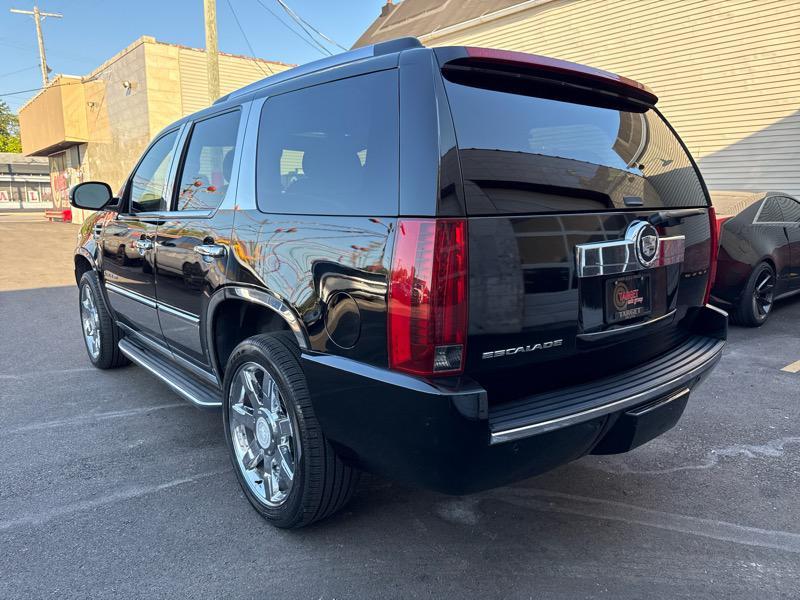 used 2007 Cadillac Escalade car, priced at $9,495