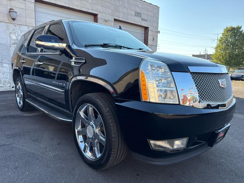 used 2007 Cadillac Escalade car, priced at $9,495