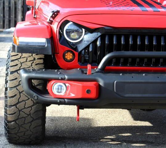 used 2015 Jeep Wrangler Unlimited car, priced at $26,975