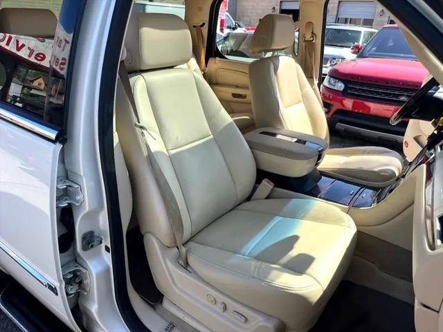 used 2008 Cadillac Escalade car, priced at $12,495