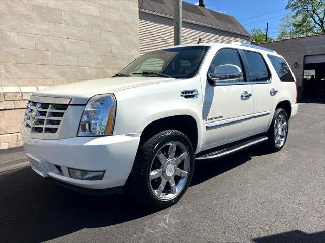 used 2008 Cadillac Escalade car, priced at $12,495