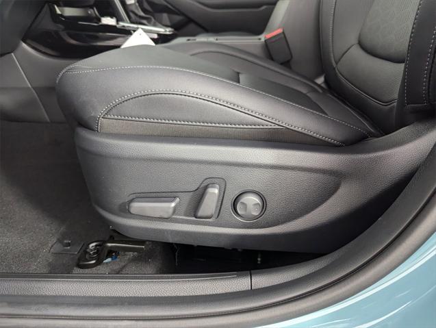 new 2025 Kia Seltos car, priced at $33,800