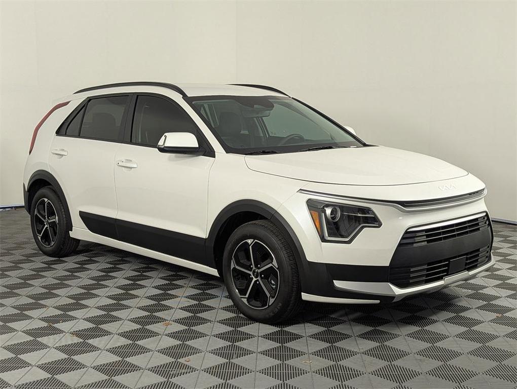 new 2025 Kia Niro Plug-In Hybrid car, priced at $31,566