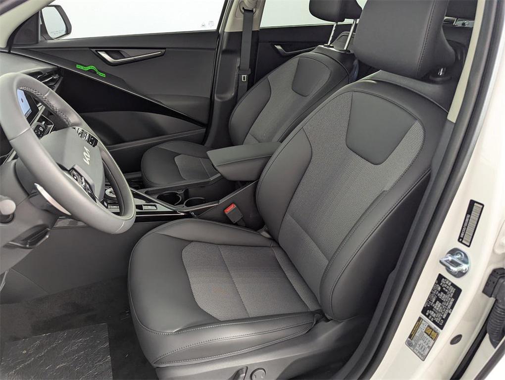 new 2025 Kia Niro Plug-In Hybrid car, priced at $31,566