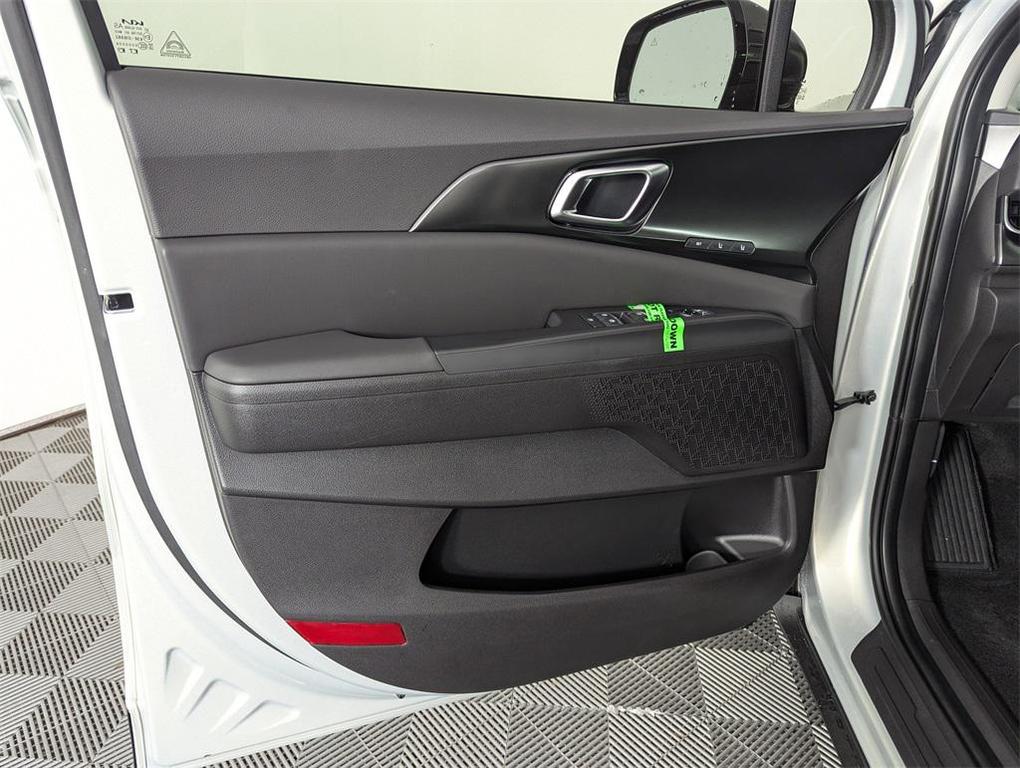 new 2026 Kia Carnival Hybrid car, priced at $50,420