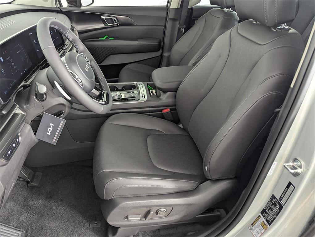 new 2026 Kia Carnival Hybrid car, priced at $50,420