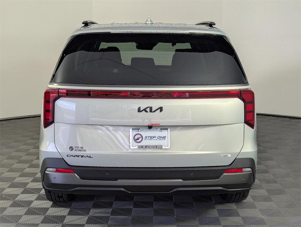 new 2026 Kia Carnival Hybrid car, priced at $50,420