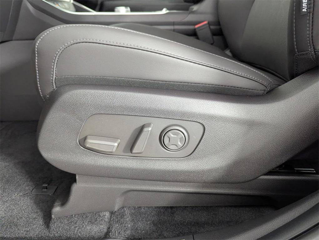 new 2026 Kia Carnival Hybrid car, priced at $50,420