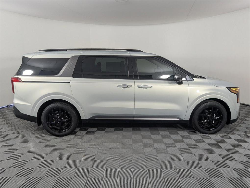 new 2026 Kia Carnival Hybrid car, priced at $50,420