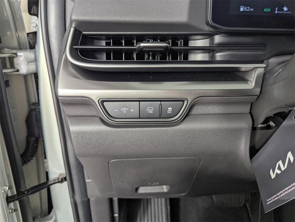 new 2026 Kia Carnival Hybrid car, priced at $50,420