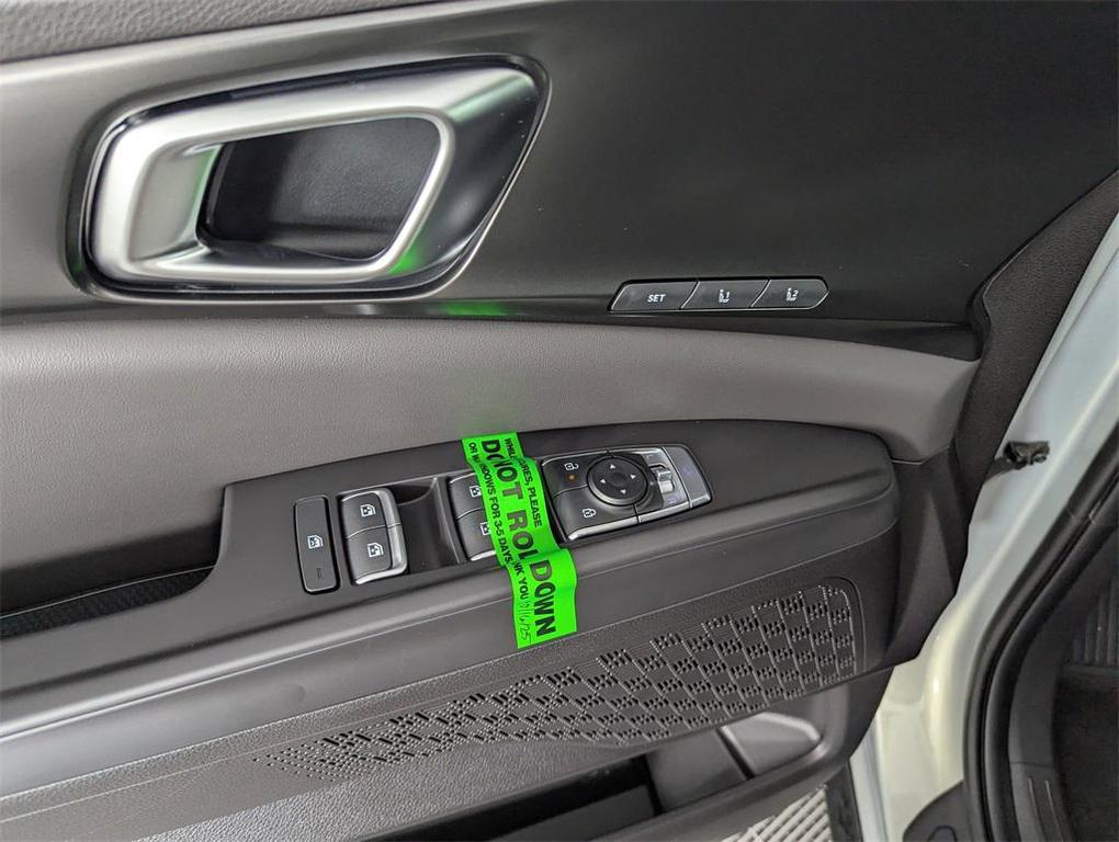 new 2026 Kia Carnival Hybrid car, priced at $50,420