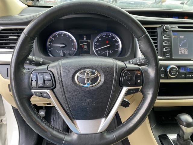 used 2015 Toyota Highlander car, priced at $17,604