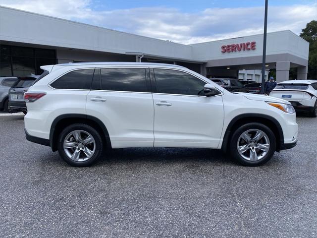 used 2015 Toyota Highlander car, priced at $17,604