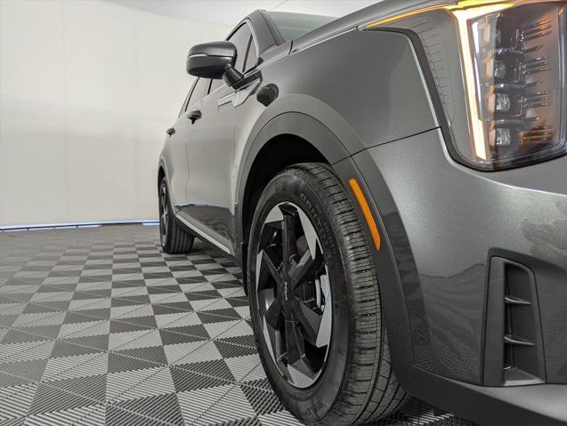 new 2025 Kia Sorento Hybrid car, priced at $40,520
