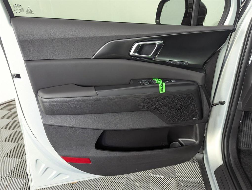 new 2026 Kia Carnival Hybrid car, priced at $53,785