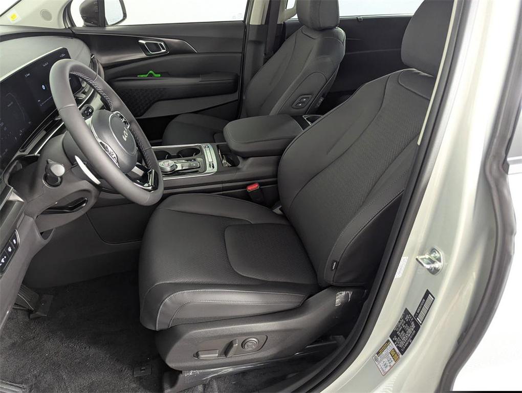 new 2026 Kia Carnival Hybrid car, priced at $53,785