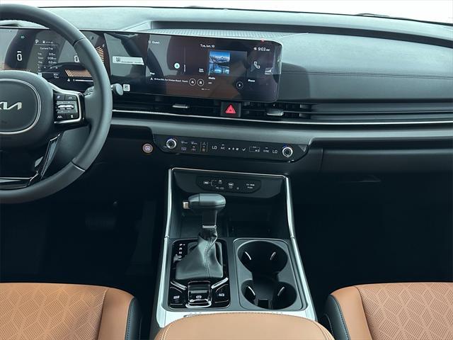 new 2025 Kia Carnival car, priced at $42,085