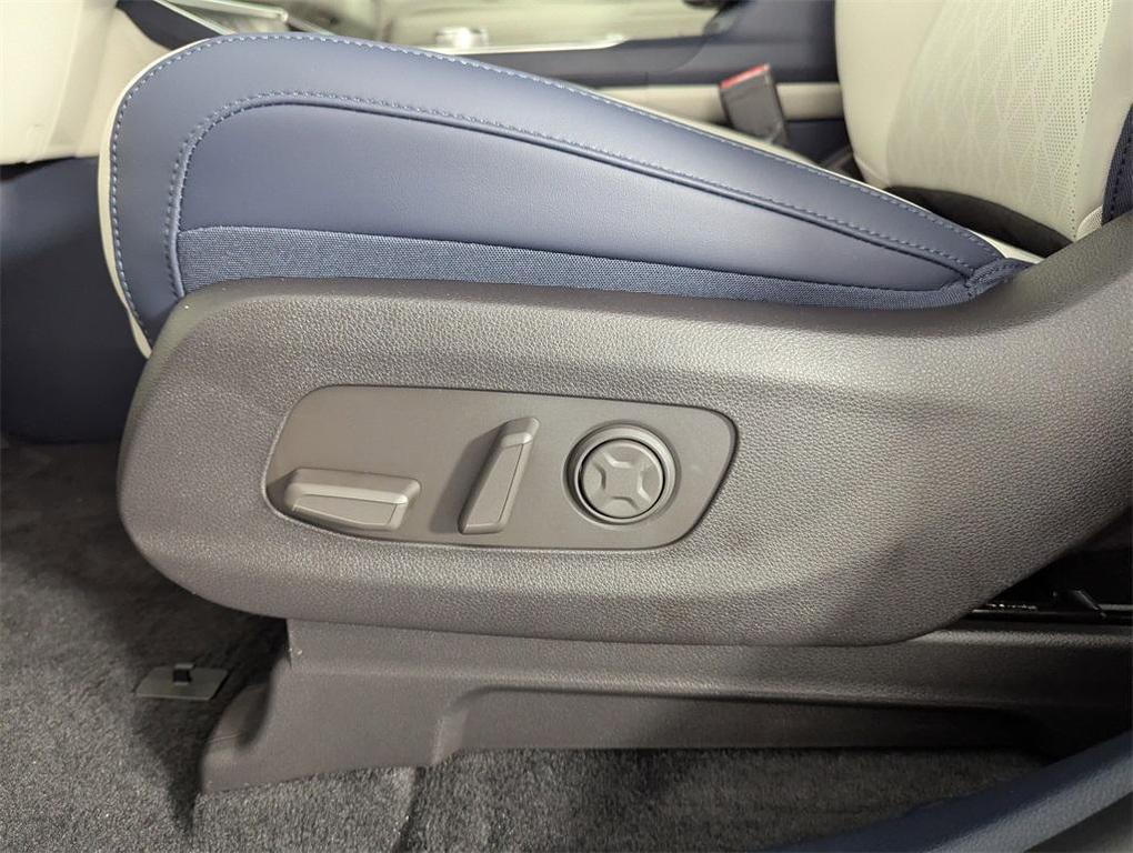 new 2026 Kia Carnival Hybrid car, priced at $45,020