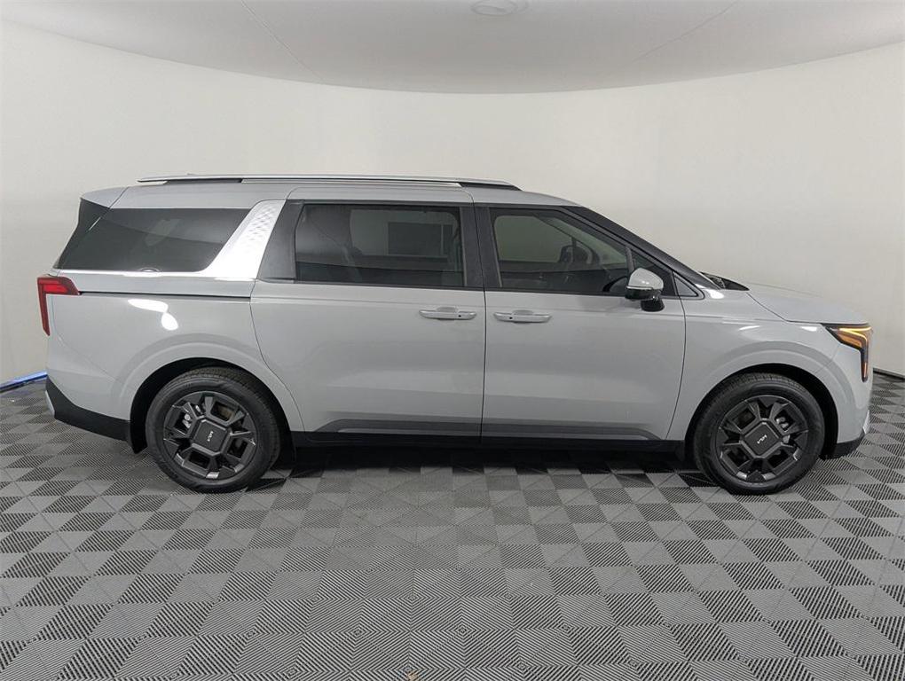 new 2026 Kia Carnival Hybrid car, priced at $45,020