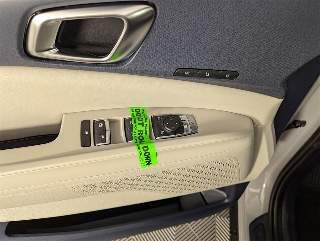 new 2026 Kia Carnival Hybrid car, priced at $45,020