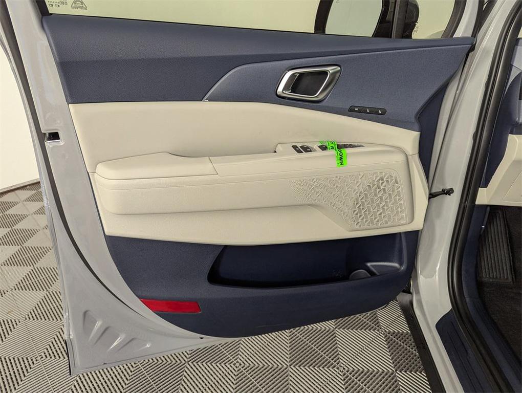 new 2026 Kia Carnival Hybrid car, priced at $45,020