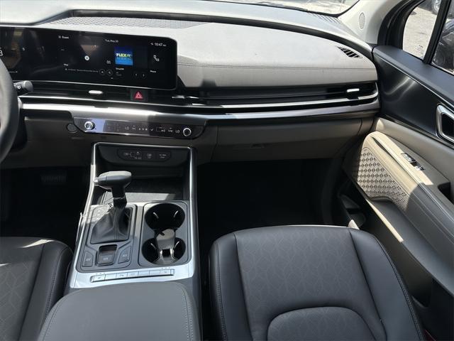 new 2025 Kia Carnival car, priced at $40,650