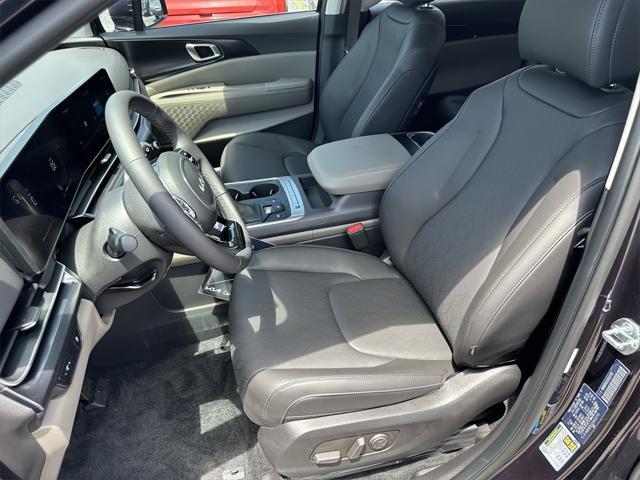 new 2025 Kia Carnival car, priced at $40,650