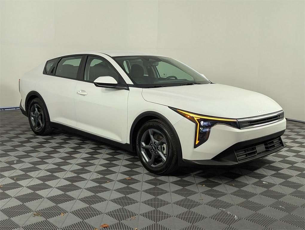 new 2025 Kia K4 car, priced at $24,220